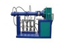 1480043714893450.jpg 硅橡膠擠出機(jī)