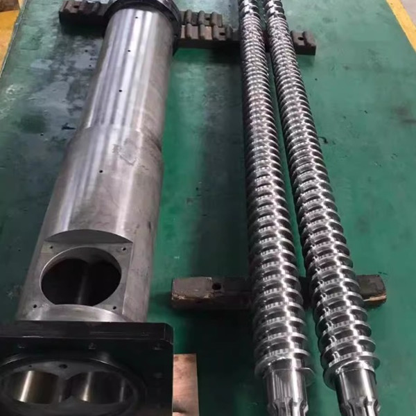 平行雙螺桿擠出機料筒與螺桿實拍圖片